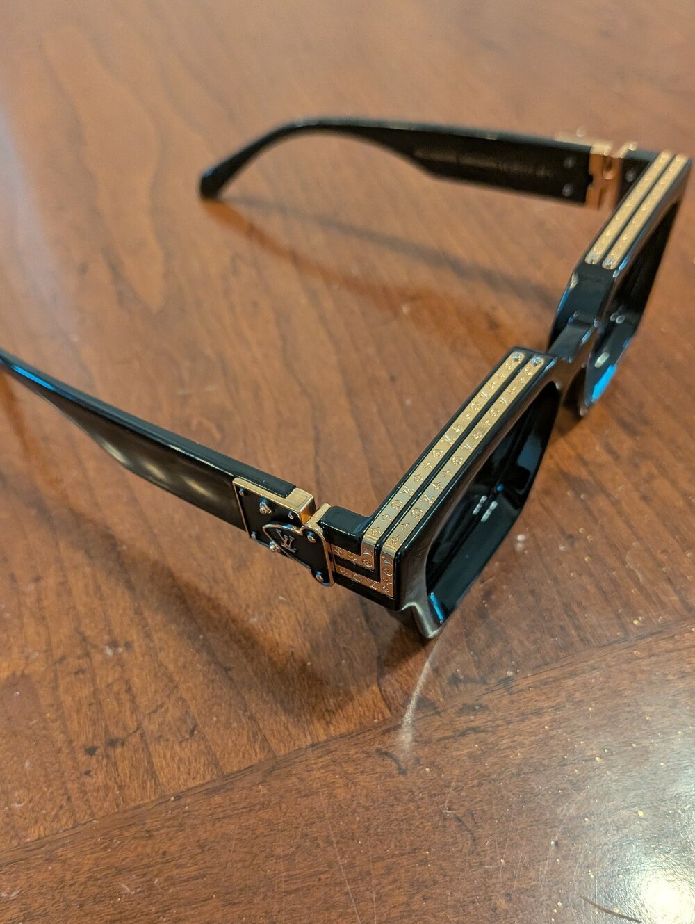 FW25 Millionaire 1.1 Black and Gold Shades Sunlasses AUTHENTIC